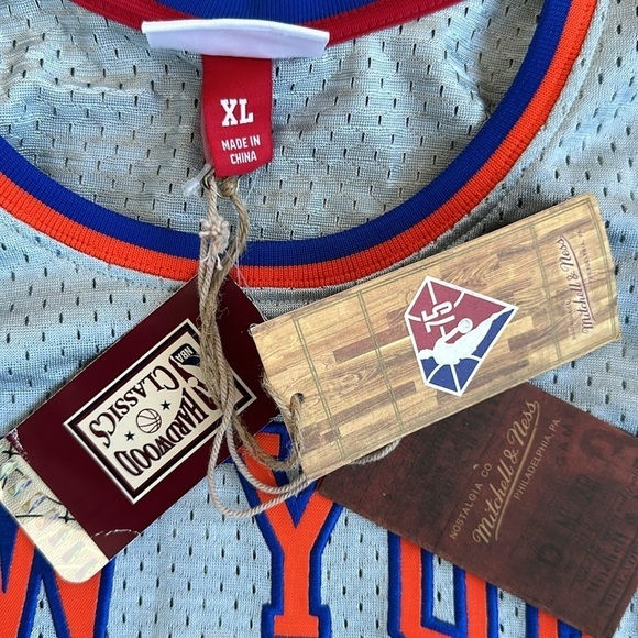 New York Knicks Willis Reed Silver Mitchell & Ness 75th Anniversary 1969/70 - Picture 7 of 9